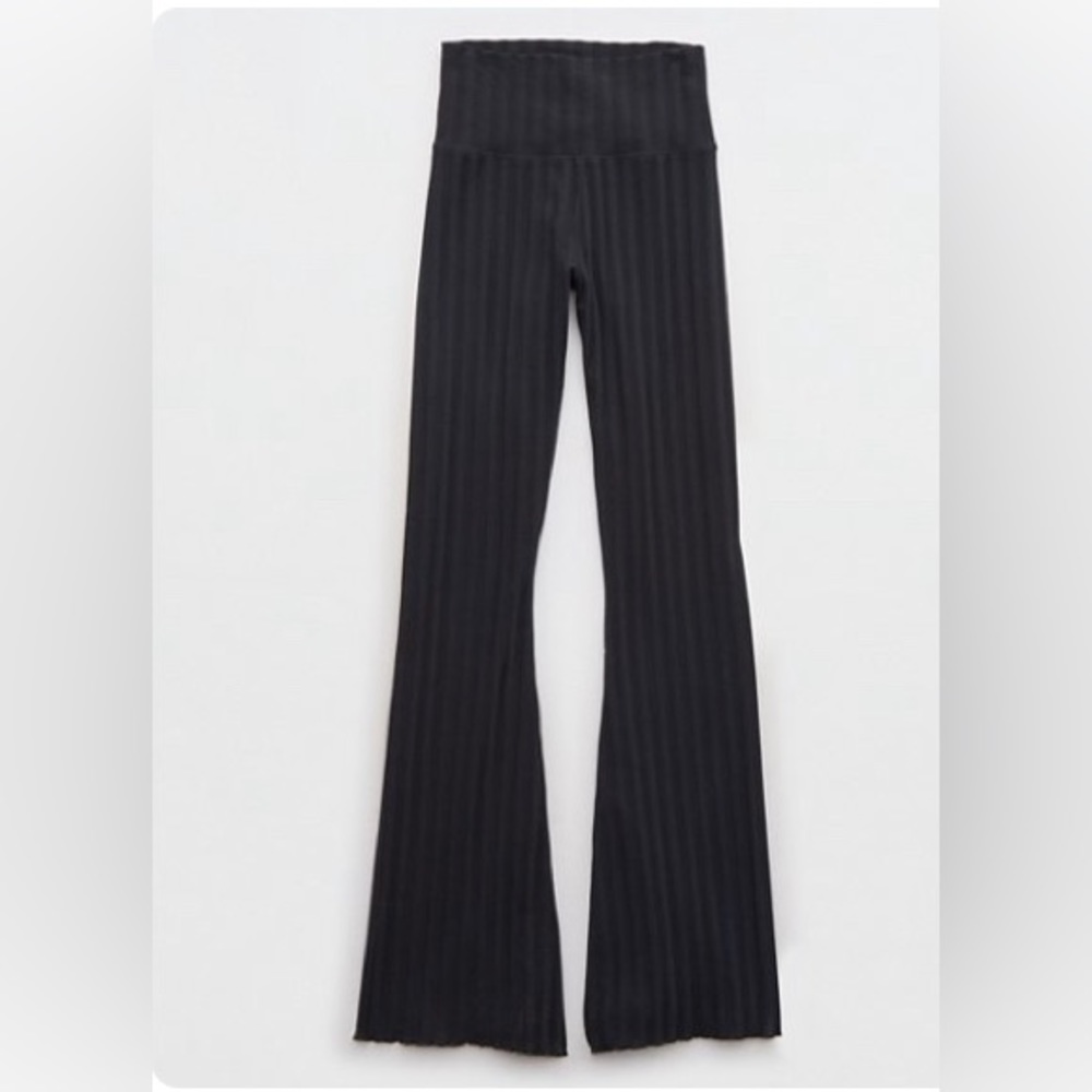 Offline by aerie groove flare leggings size medium short.